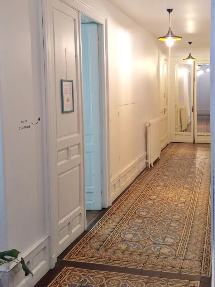 couloir du local collectif, cabinet psy rémi landry, albertville